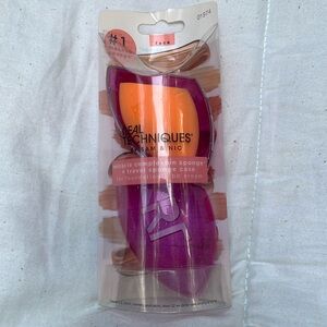 Real techniques makeup sponge + travel case